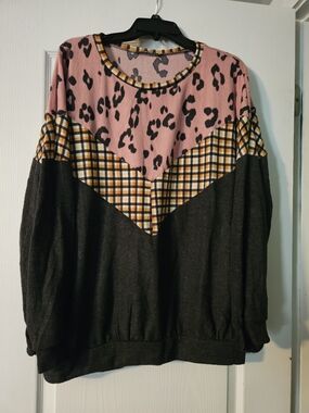 Women's Pink Leopard & Plaid Colorblock Crewneck Sweater